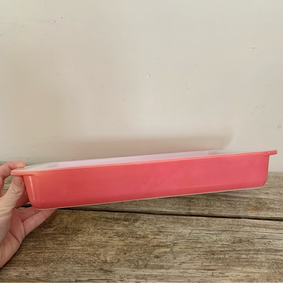 Vintage Pyrex Flamingo pink 232 2Q baking pan - Picture 2 of 7